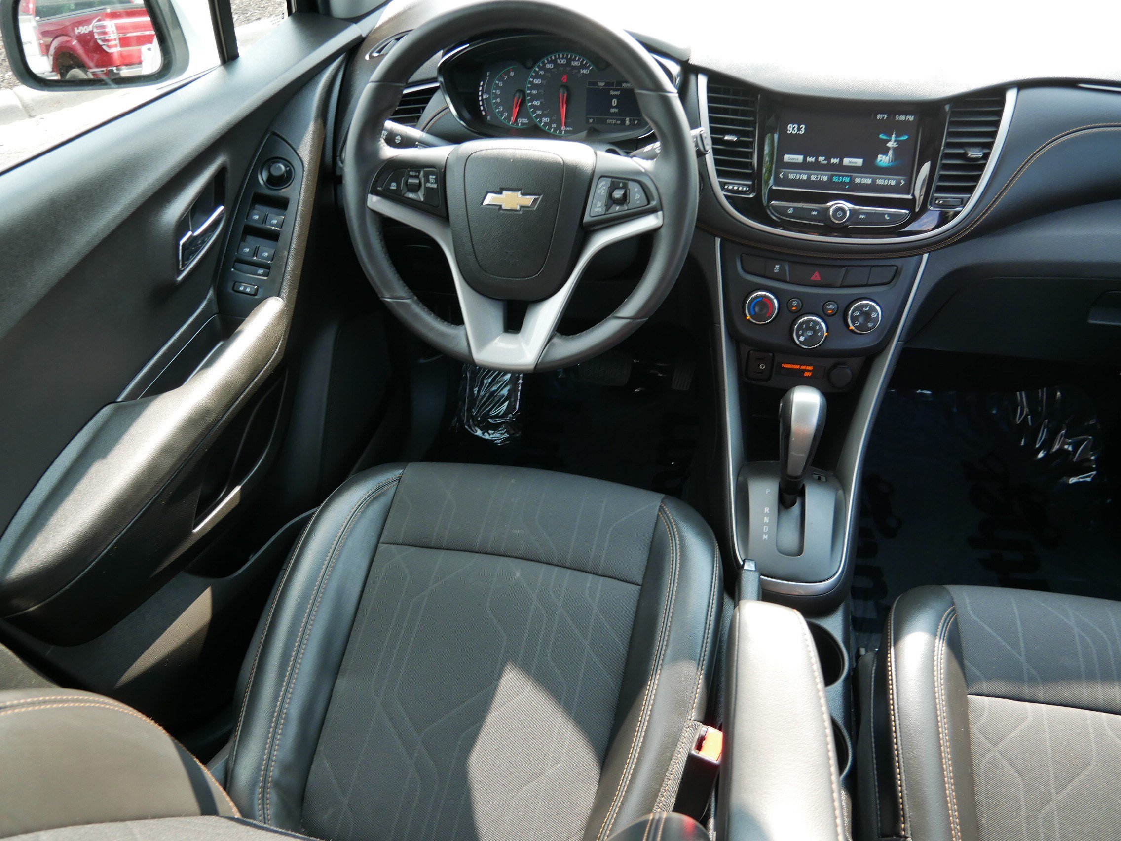 Used 2017 Chevrolet Trax LT w/ LT Convenience Package AWD/4WD image 9