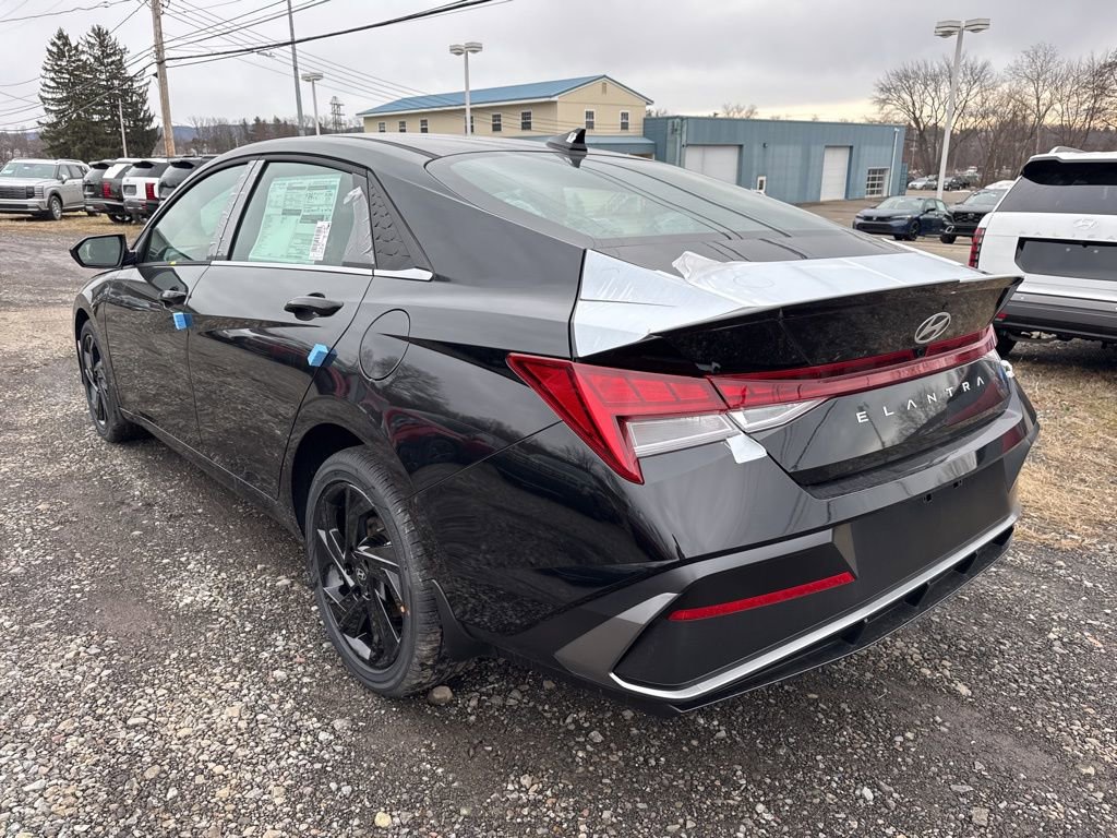 New 2026 Hyundai Elantra SEL Sport image 4