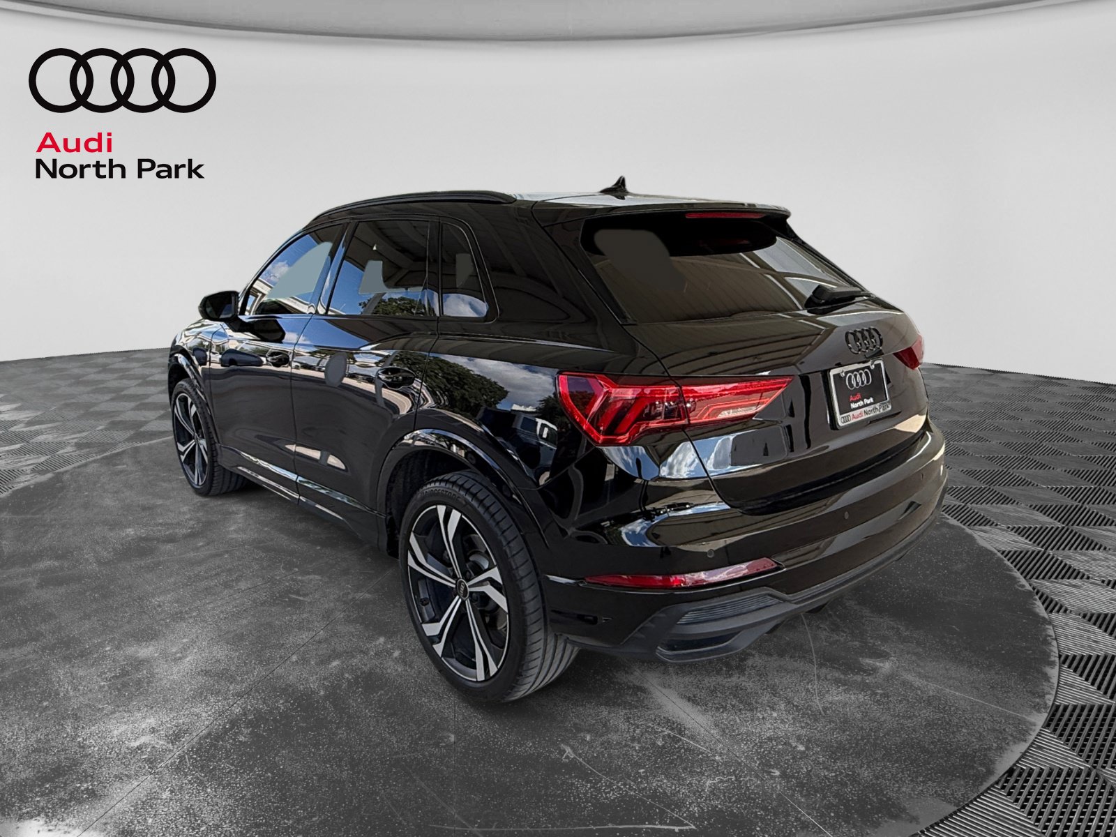 Used 2024 Audi Q3 2.0T Premium Plus AWD/4WD image 3