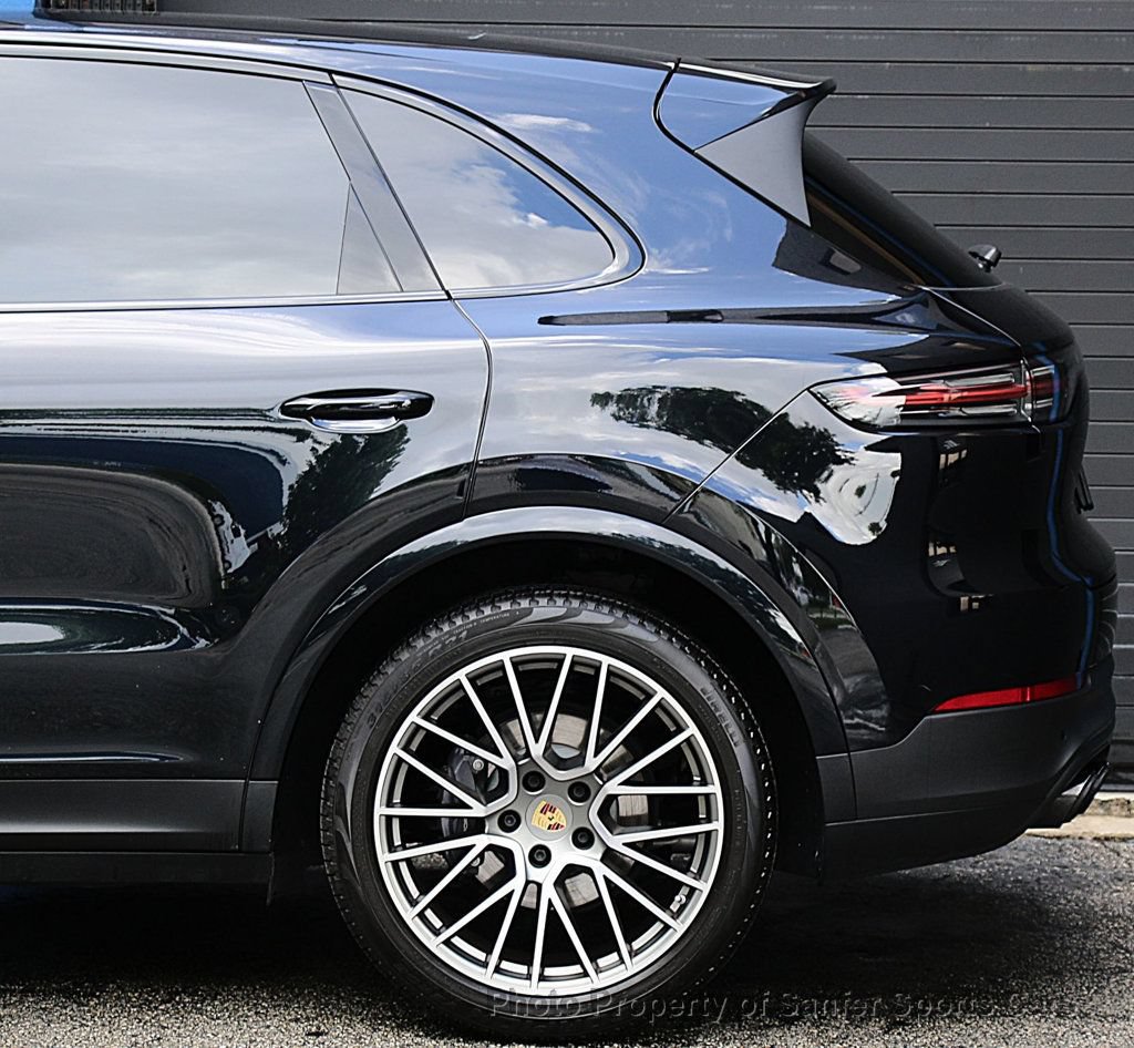 Used 2022 Porsche Cayenne Platinum Edition AWD/4WD image 17