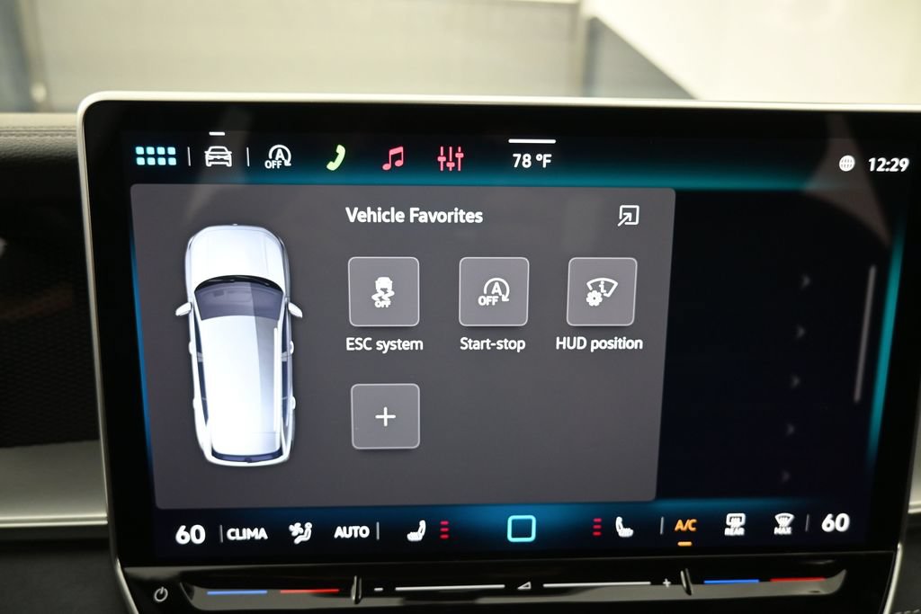 Used 2025 Volkswagen Tiguan SE R-Line FWD image 11