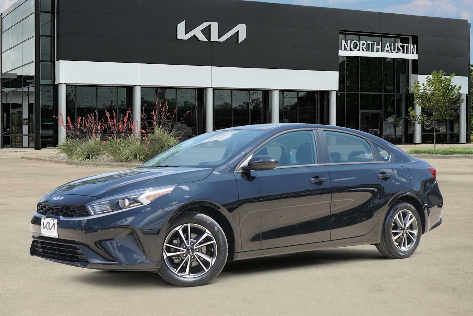 Certified 2024 Kia Forte LXS FWD image 1