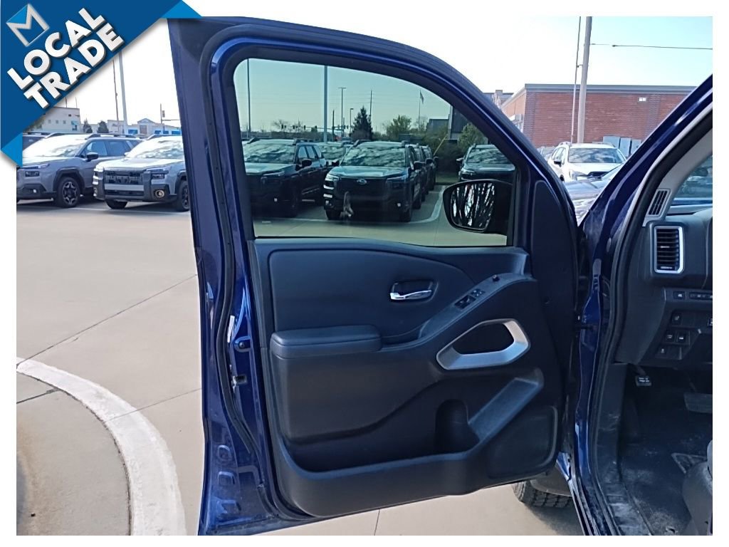 Used 2022 Nissan Frontier SV image 11