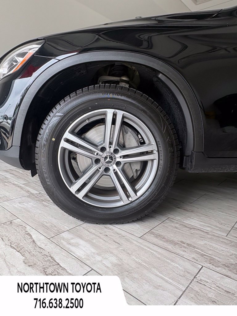 Used 2021 Mercedes-Benz GLC 300 4MATIC image 9