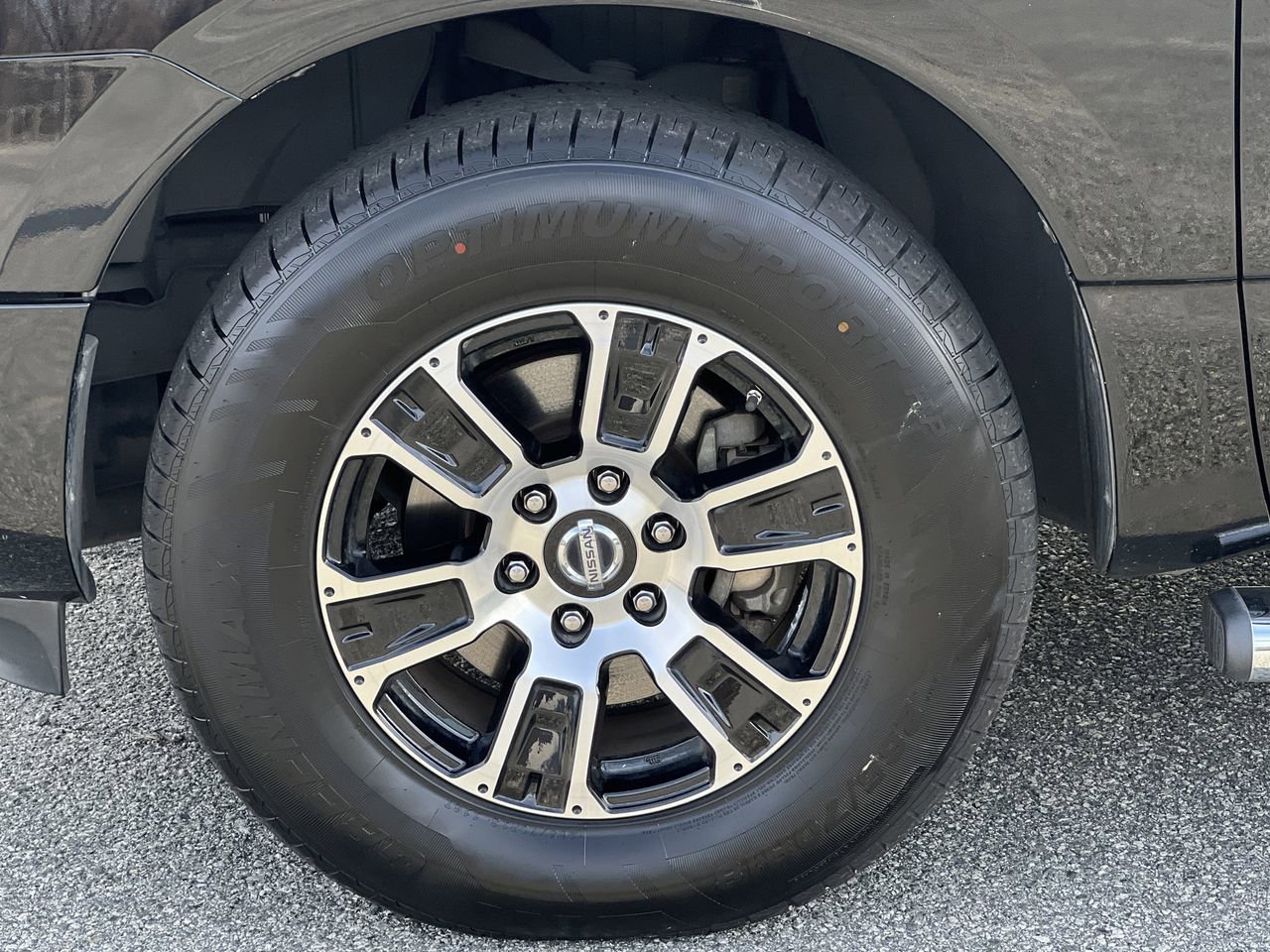 Used 2021 Nissan Titan SV w/ SV Convenience Package image 39