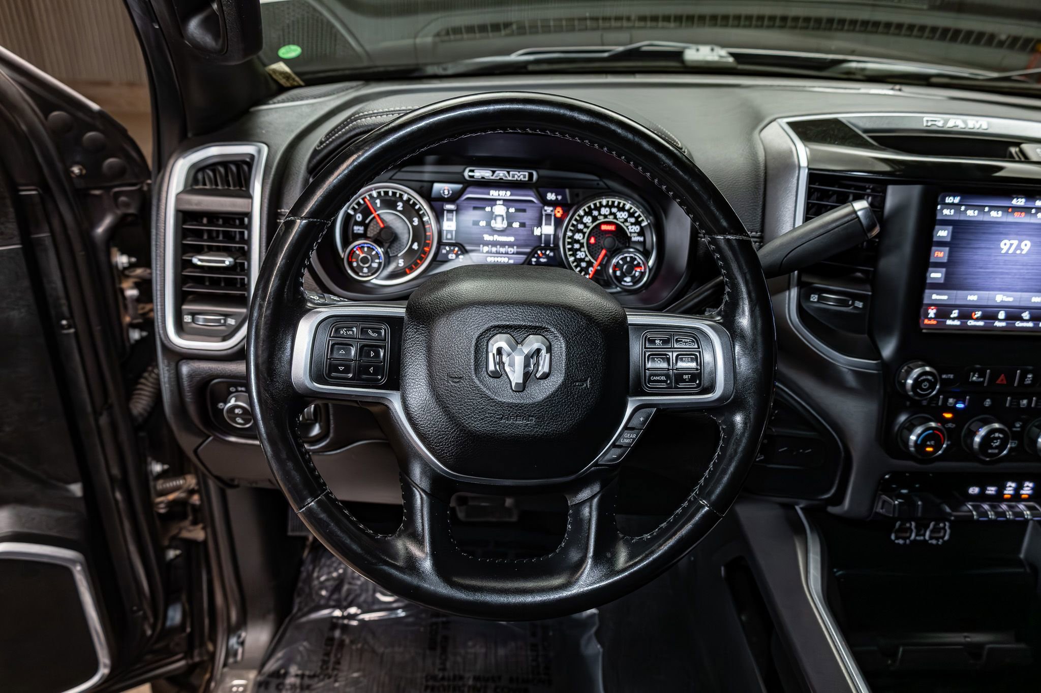 Used 2021 RAM 2500 Laramie w/ Night Edition image 15