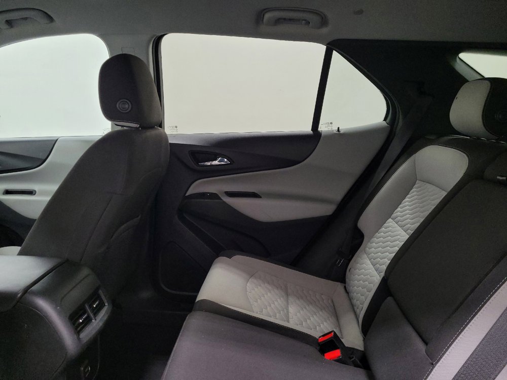 Used 2020 Chevrolet Equinox LS w/ LPO, Cargo Package AWD/4WD image 18