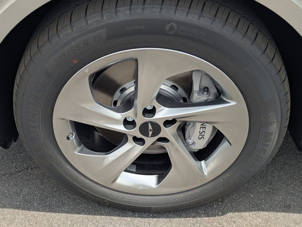 Used 2026 Genesis GV70 2.5T Select image 11