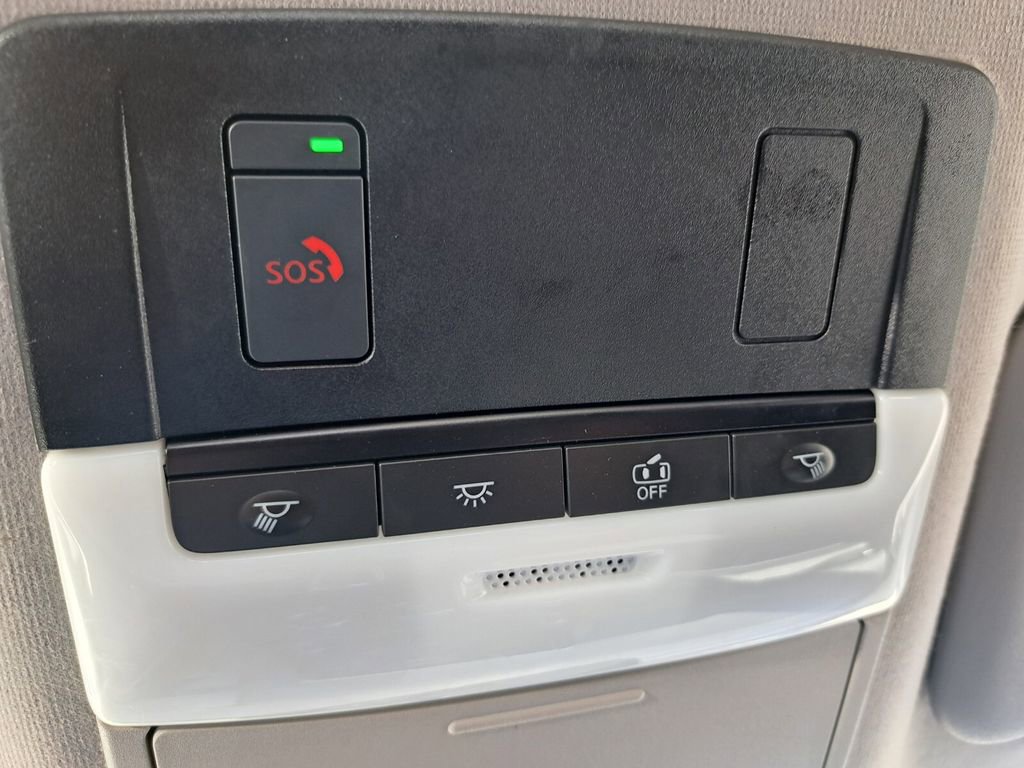 Used 2025 Nissan Sentra SV image 17