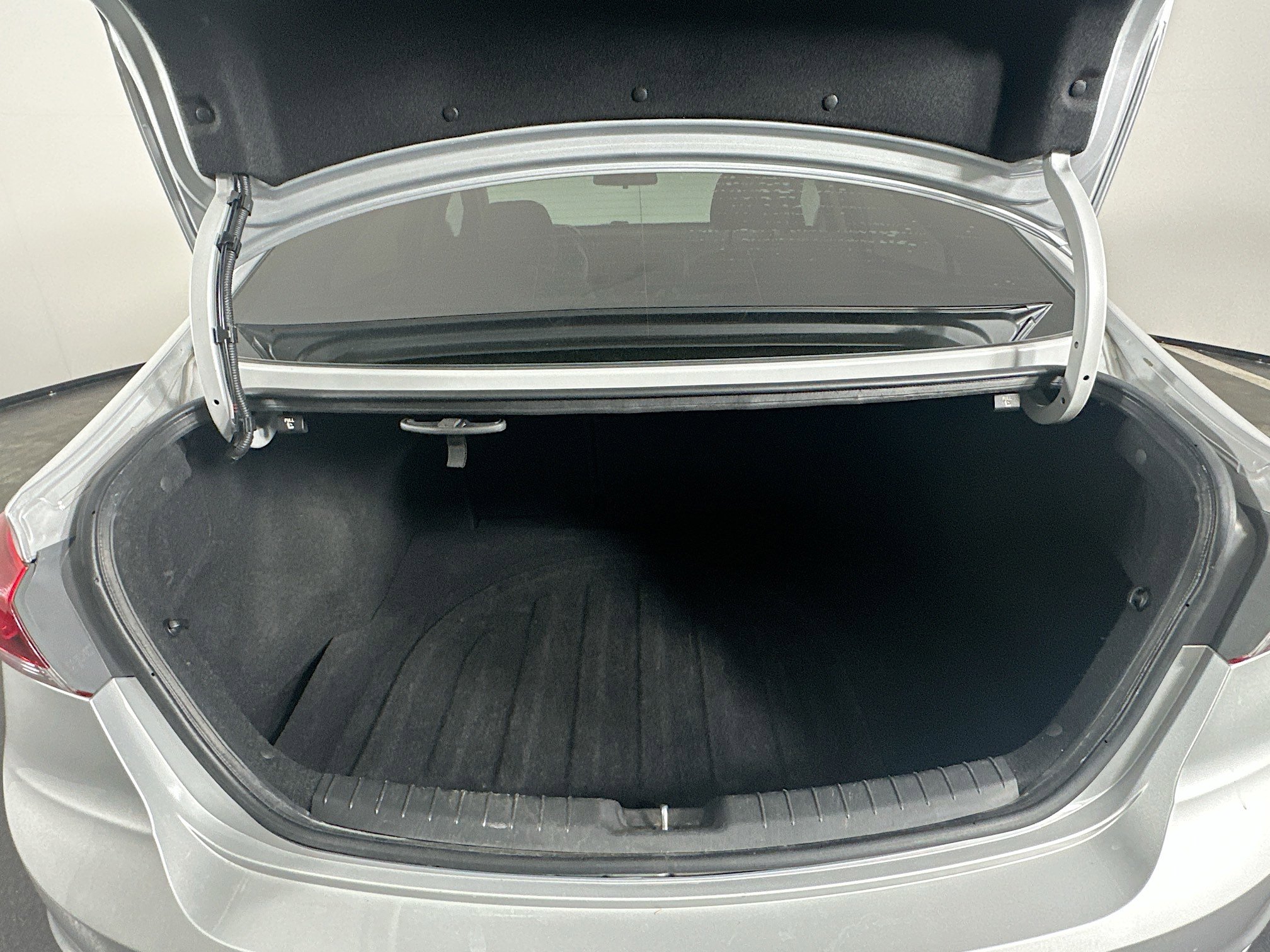 Used 2018 Hyundai Elantra SEL w/ Cargo Package FWD image 27