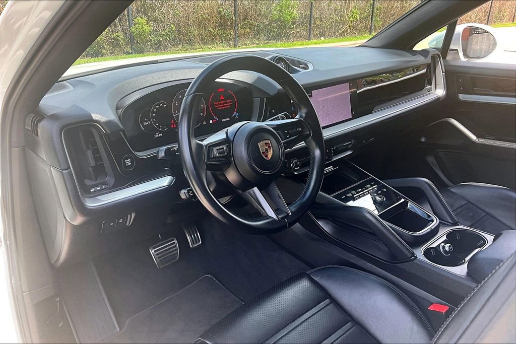 Used 2024 Porsche Cayenne S image 18