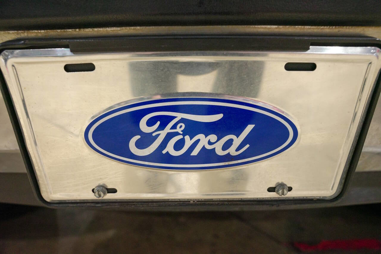 Used 1990 Ford Bronco XLT 2dr 4WD SUV image 33