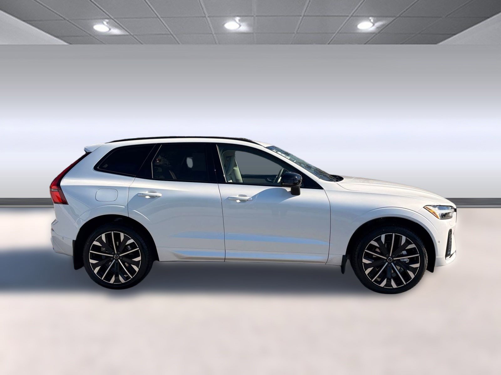New 2026 Volvo XC60 B5 Ultra w/ Climate Package image 8