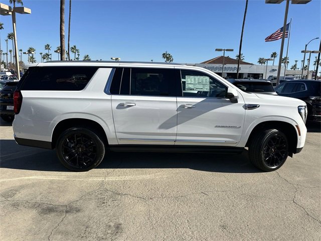 New 2026 GMC Yukon XL Denali w/ Denali Reserve Package image 3