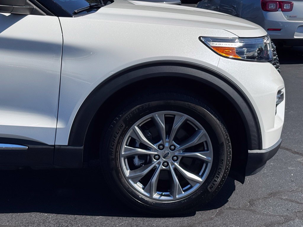 Used 2022 Ford Explorer XLT w/ Equipment Group 202A AWD/4WD image 43