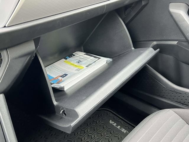 Certified 2024 Volkswagen Jetta S image 31