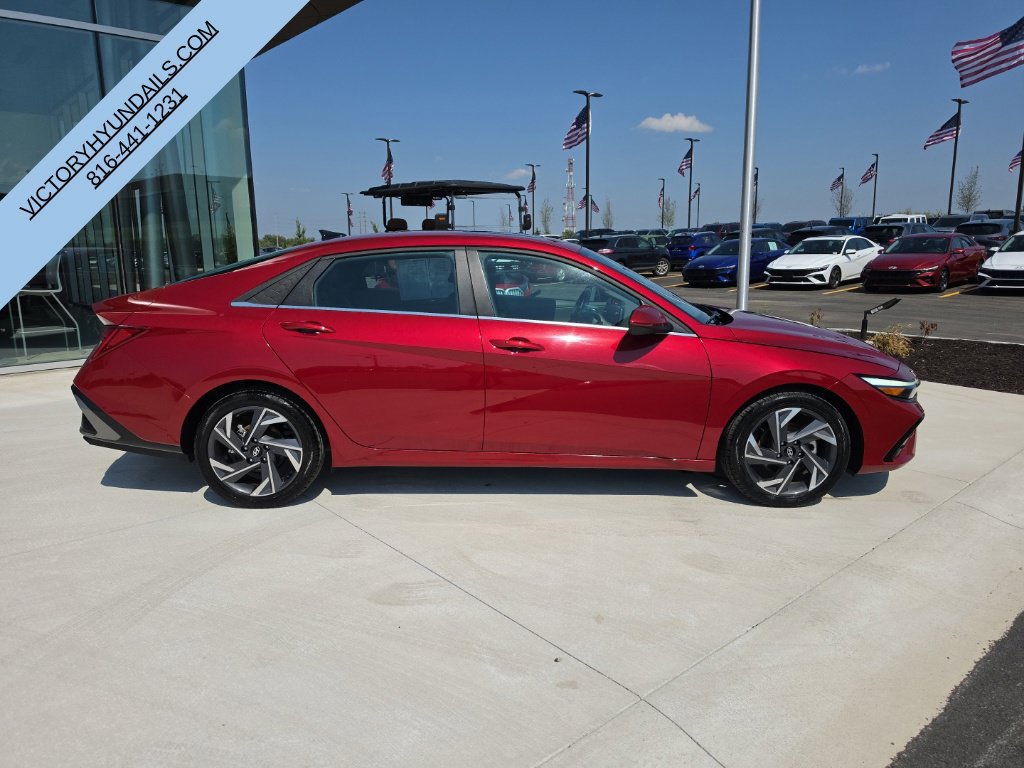 Used 2025 Hyundai Elantra SEL FWD image 7
