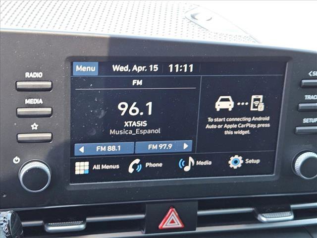 Used 2025 Hyundai Elantra SE FWD image 12