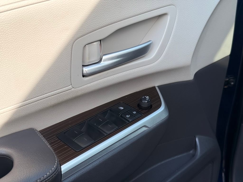 Used 2022 Toyota Sienna XLE w/ XLE Plus Package image 22