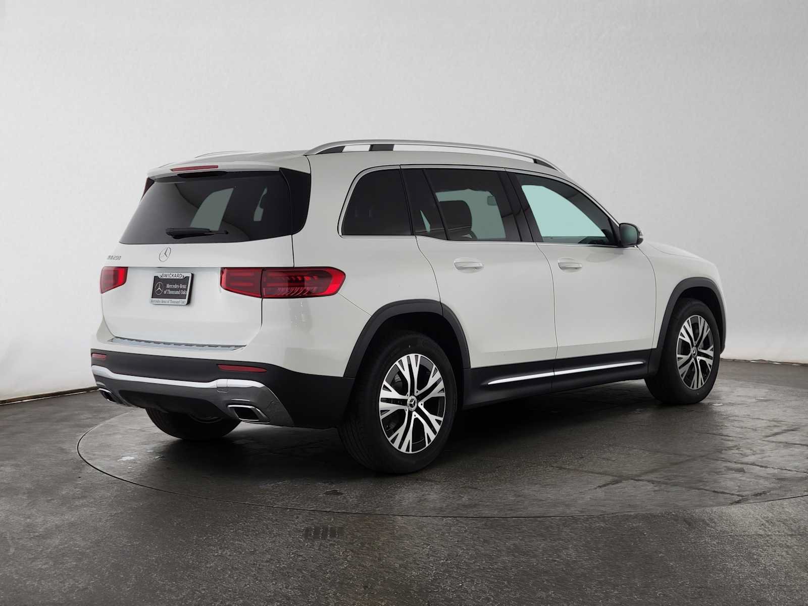 New 2026 Mercedes-Benz GLB 250 image 3