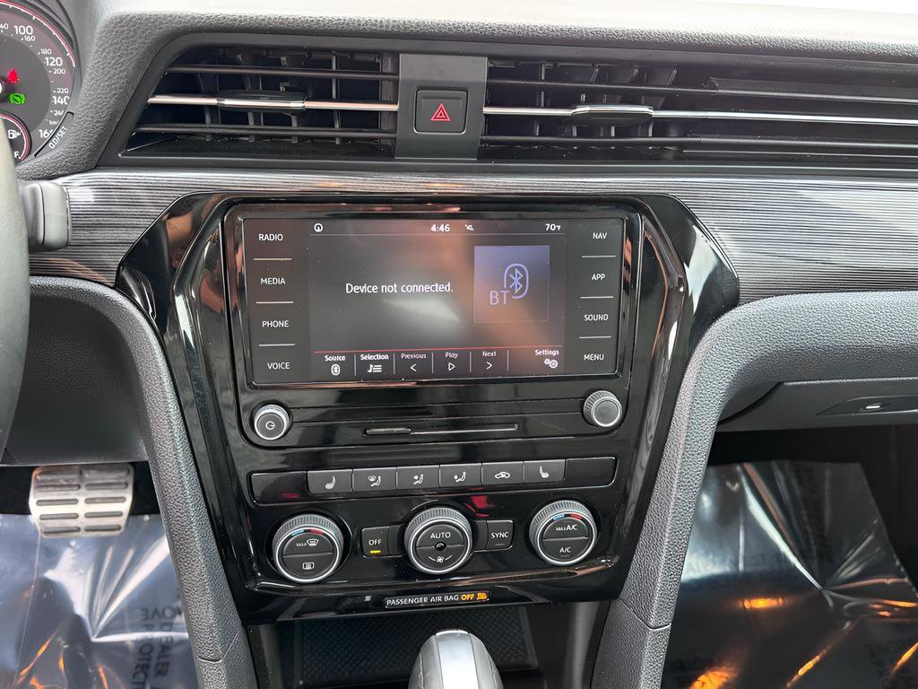 Used 2022 Volkswagen Passat 2.0T R-Line image 7