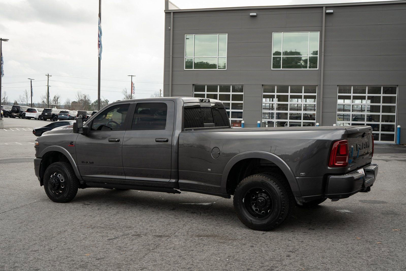 Used 2025 RAM 3500 Limited image 13