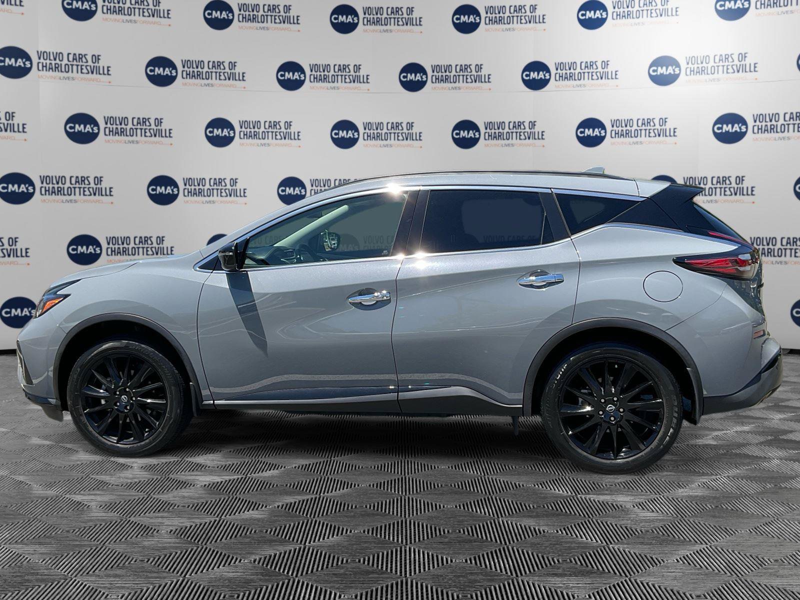 Used 2023 Nissan Murano SV w/ SV Midnight Edition Package FWD image 2