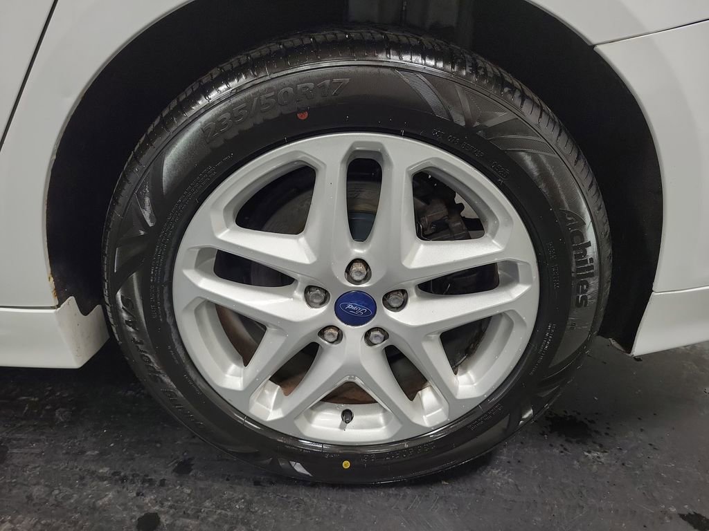 Used 2014 Ford Fusion SE image 11