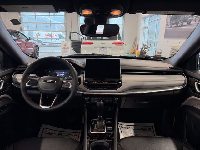 Used 2023 Jeep Compass Limited image 12