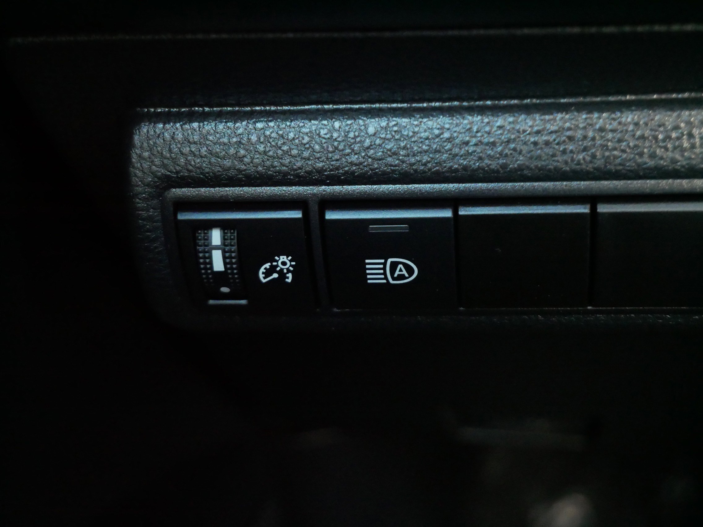 Used 2023 Toyota Corolla SE w/ SE Premium Package image 27