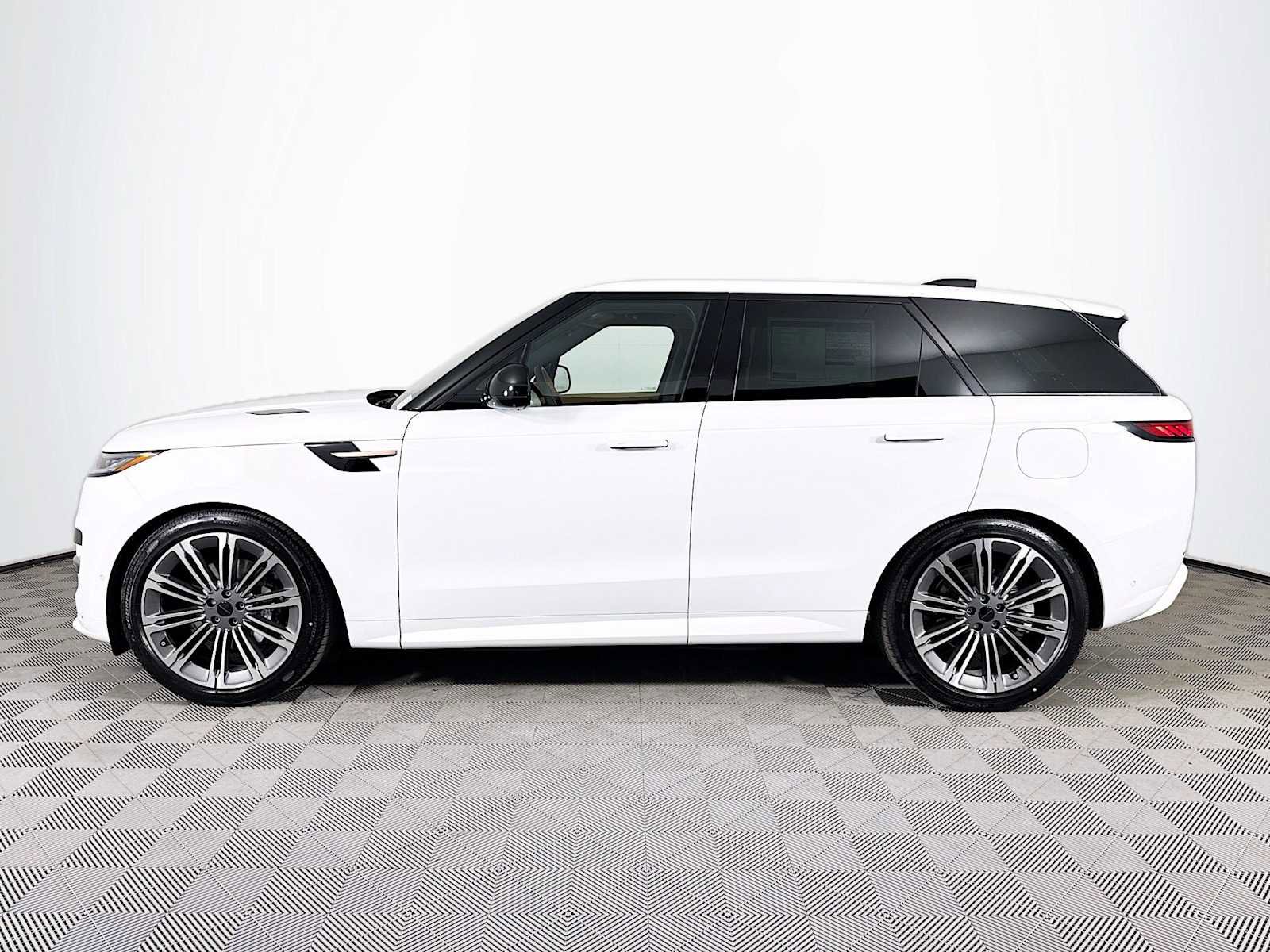 New 2026 Land Rover Range Rover Sport Dynamic SE AWD/4WD image 8