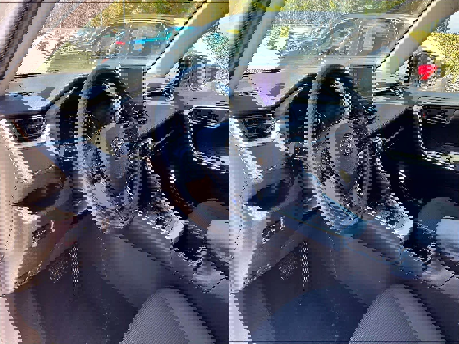 Used 2025 Toyota RAV4 LE image 8