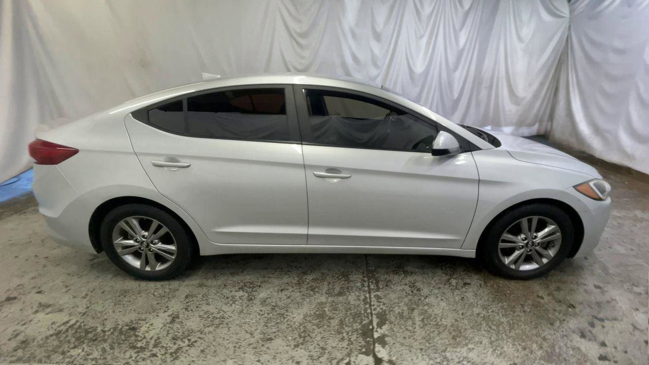Used 2018 Hyundai Elantra SEL FWD image 9