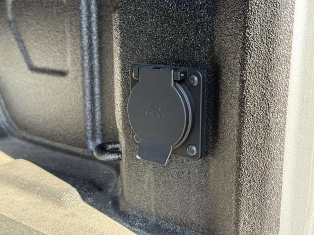 Used 2025 Chevrolet Silverado 1500 LT Trail Boss w/ LT Trail Boss Premium Package AWD/4WD image 11