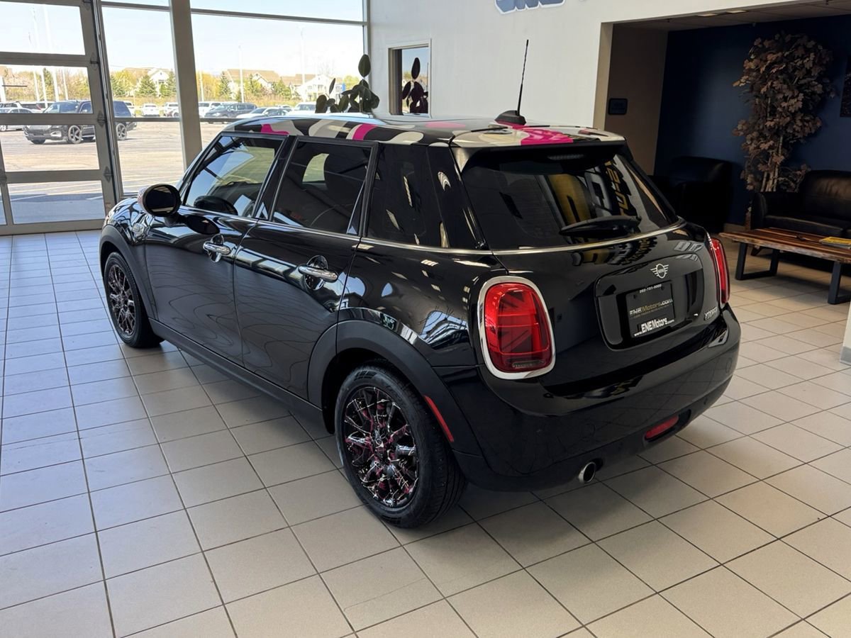 Used 2020 MINI Cooper 4-Door Hardtop FWD image 3