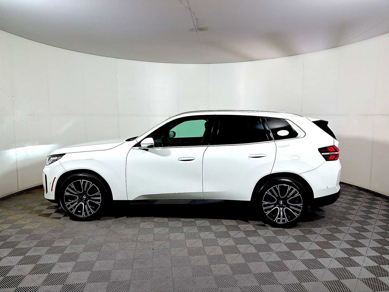 Used 2025 BMW X3 xDrive30 AWD/4WD image 4