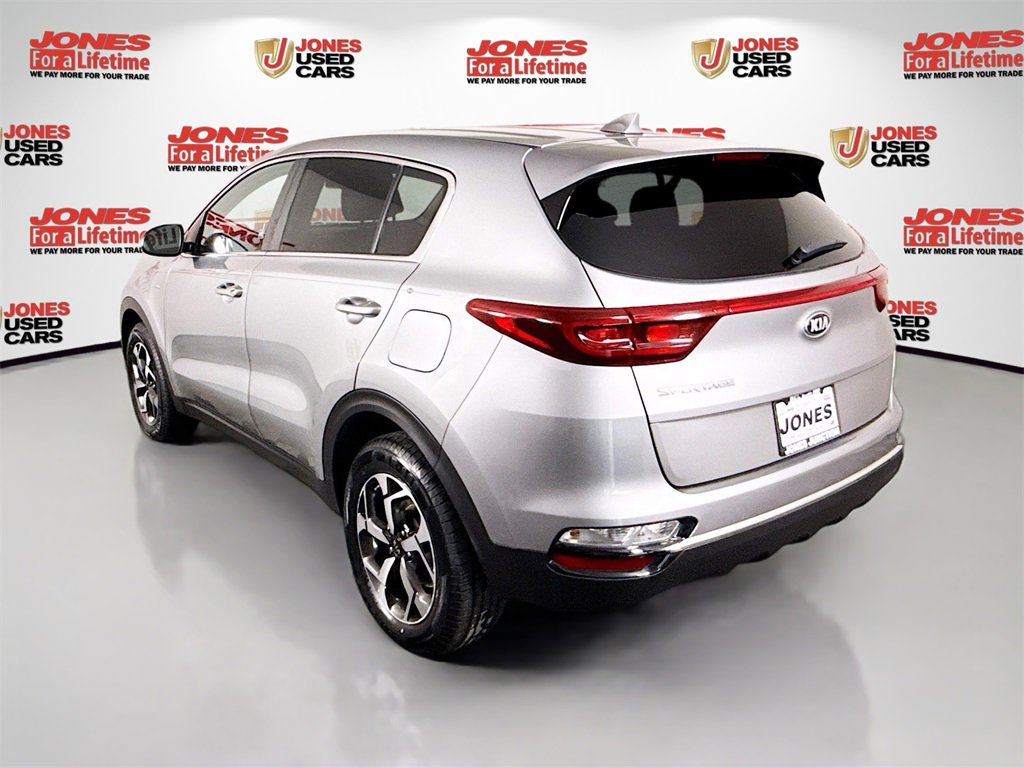 Used 2022 Kia Sportage LX image 2