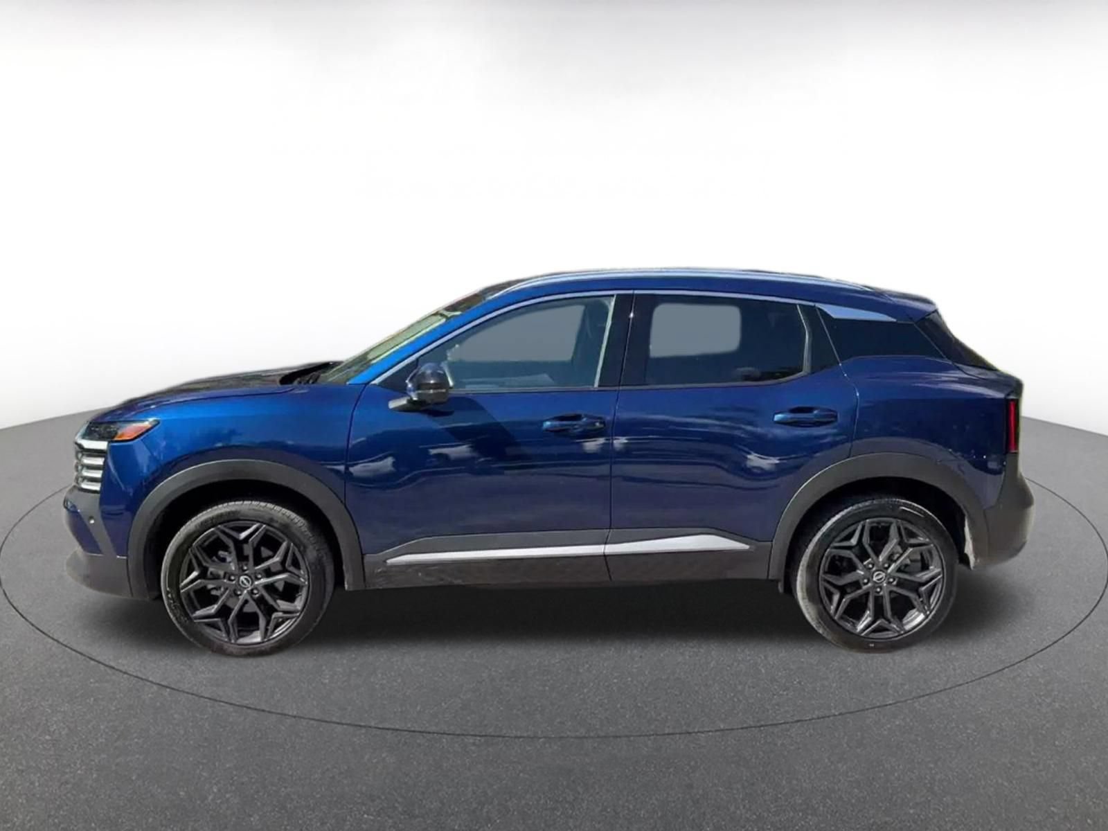 Used 2026 Nissan Kicks SR FWD image 8
