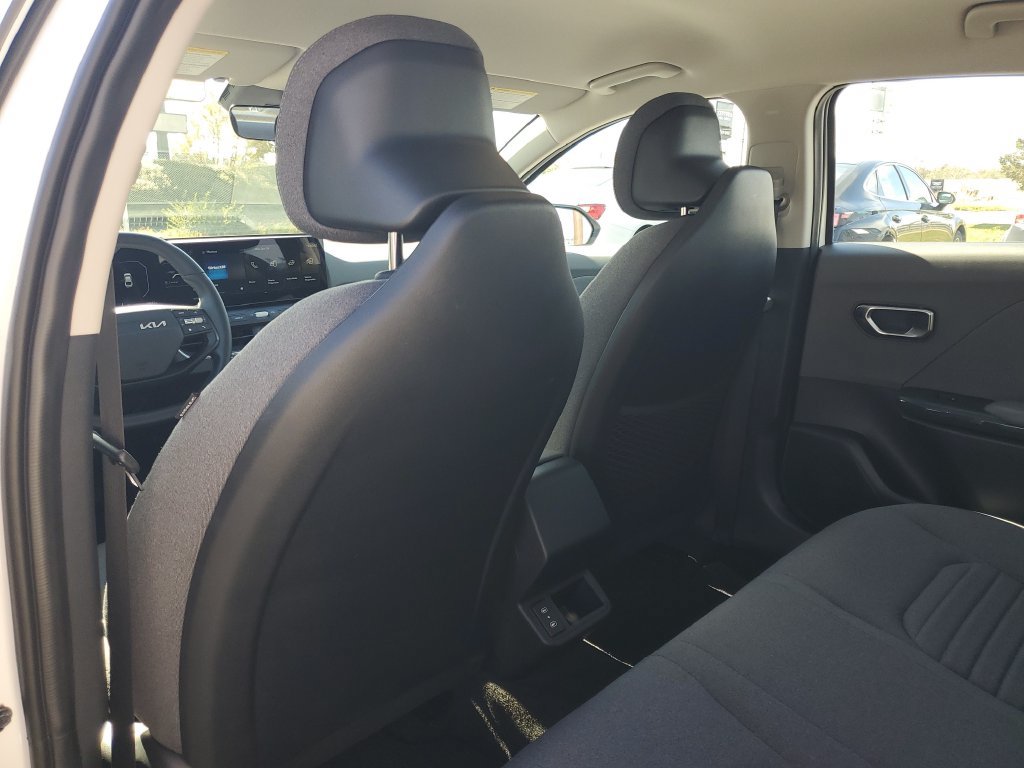 Used 2025 Kia K4 EX FWD image 23
