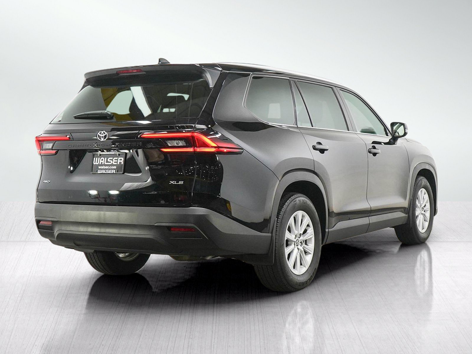 Used 2025 Toyota Grand Highlander AWD image 5