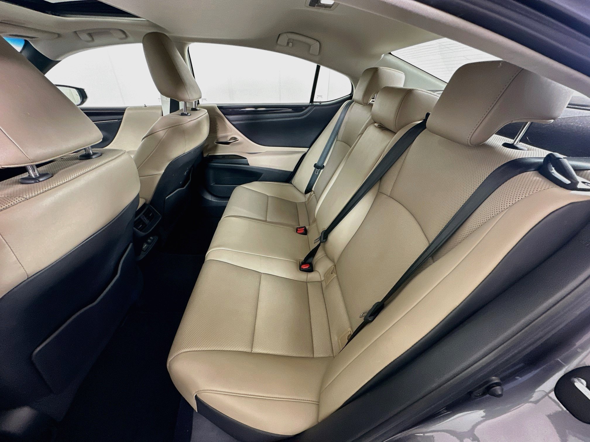 Used 2020 Lexus ES 350 w/ Premium Package FWD image 27