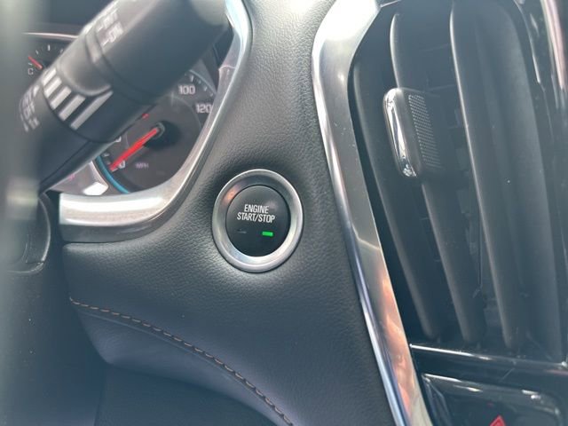 Used 2021 Chevrolet Traverse LT image 20