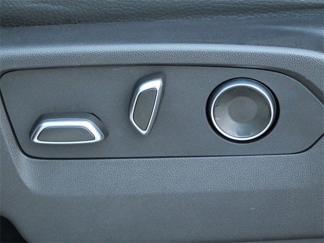 Used 2024 GMC Sierra 3500 Denali w/ Denali Reserve Package image 13