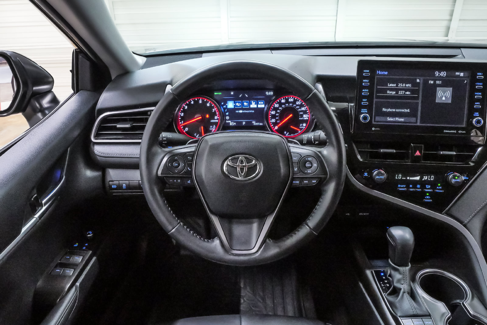 Used 2022 Toyota Camry XSE FWD image 19