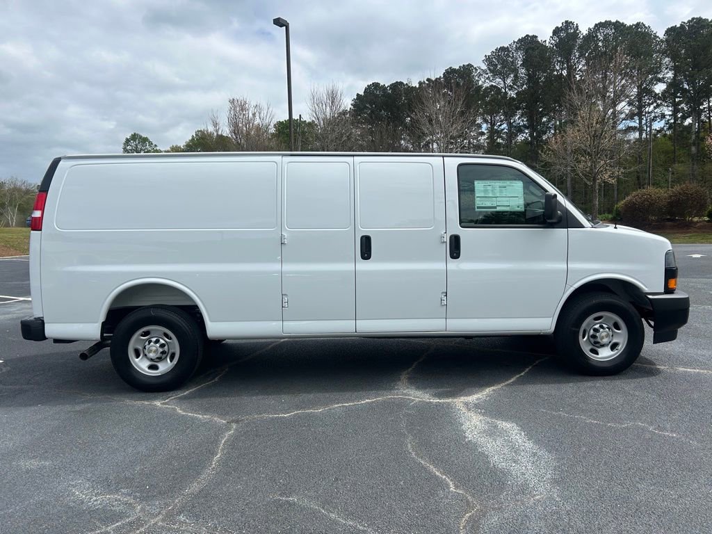 New 2026 Chevrolet Express 2500 Extended image 14
