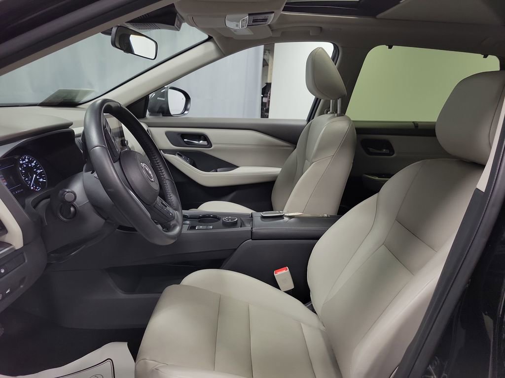 Used 2024 Nissan Rogue SV w/ SV Premium Package image 12