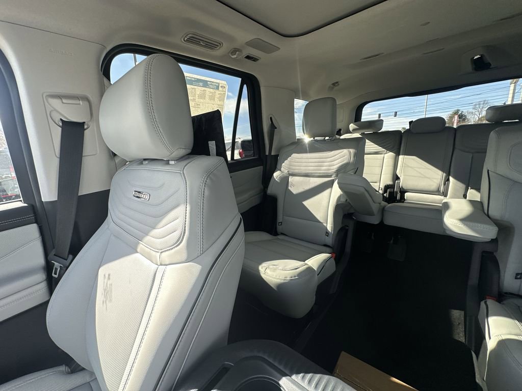 New 2026 Ford Expedition Platinum image 12