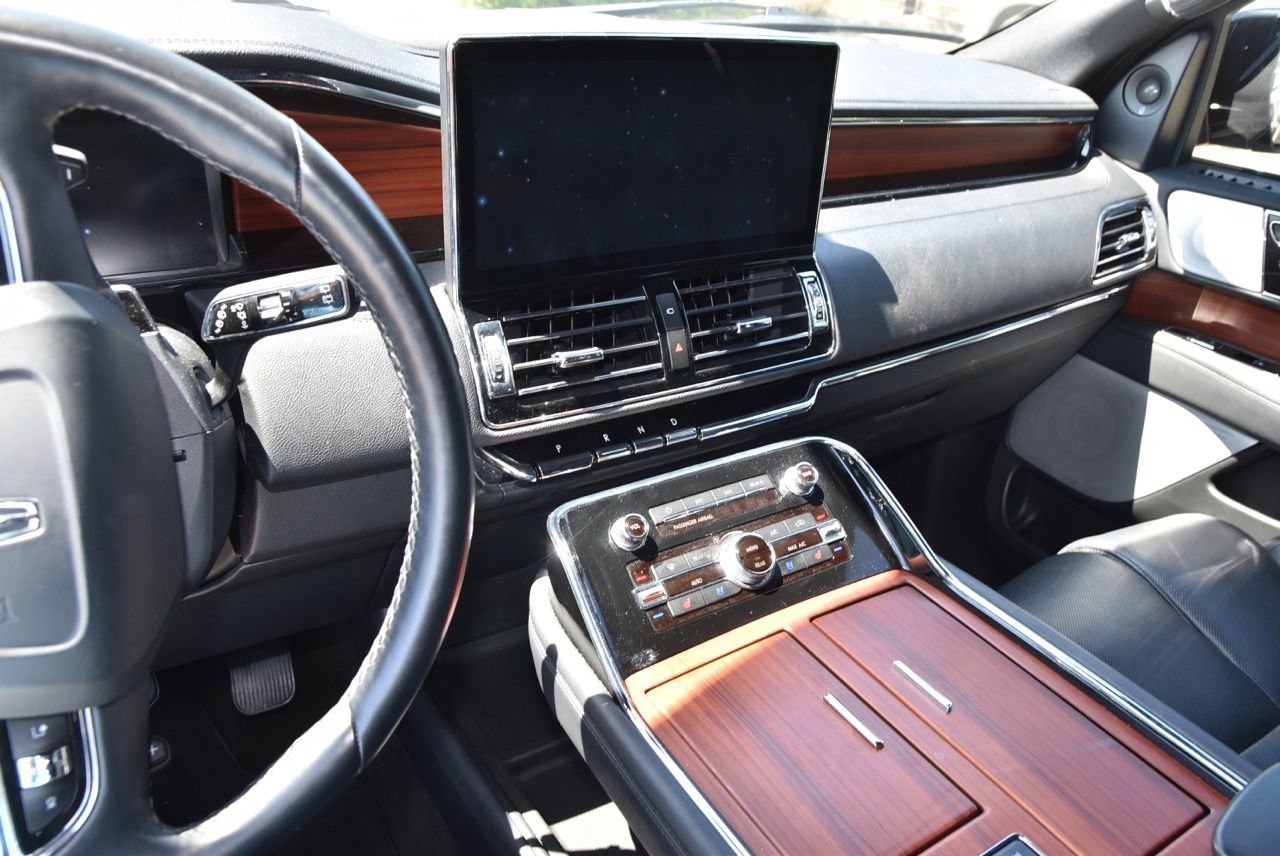 New 2024 Lincoln Navigator Reserve AWD/4WD image 10