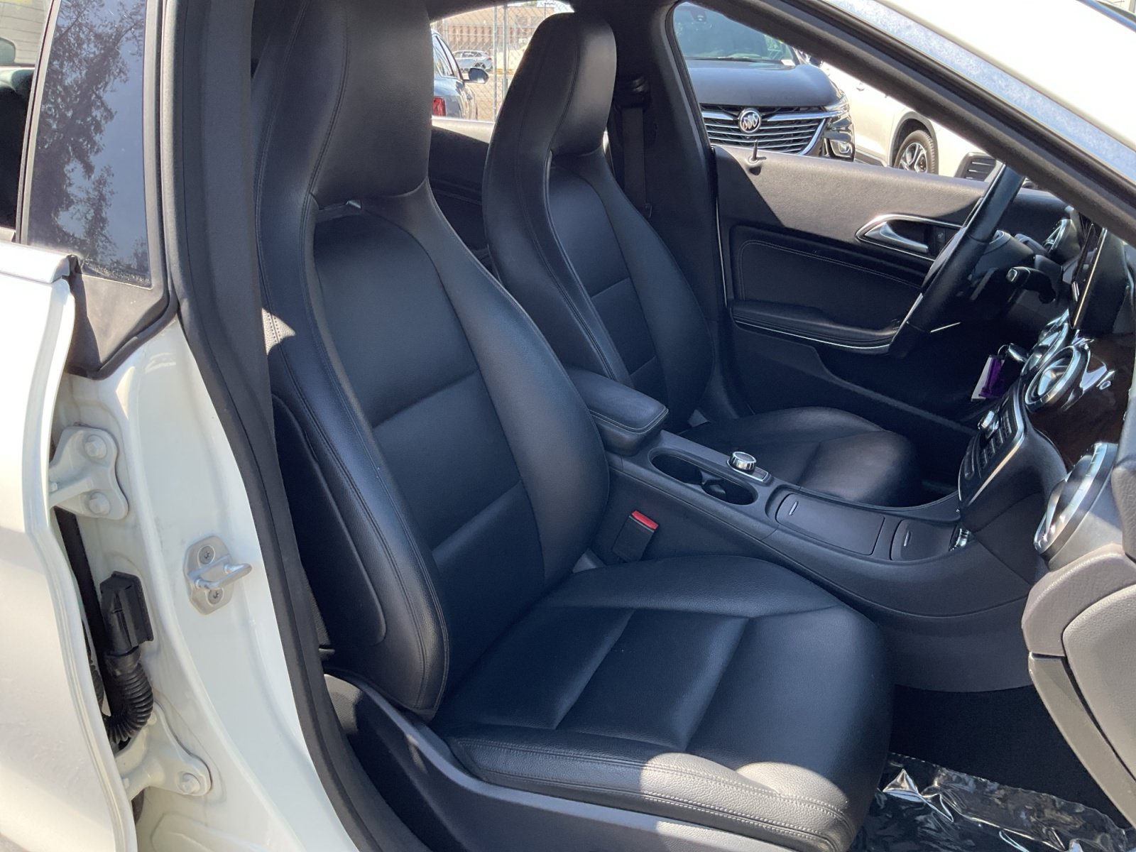 Used 2014 Mercedes-Benz CLA 250 image 21