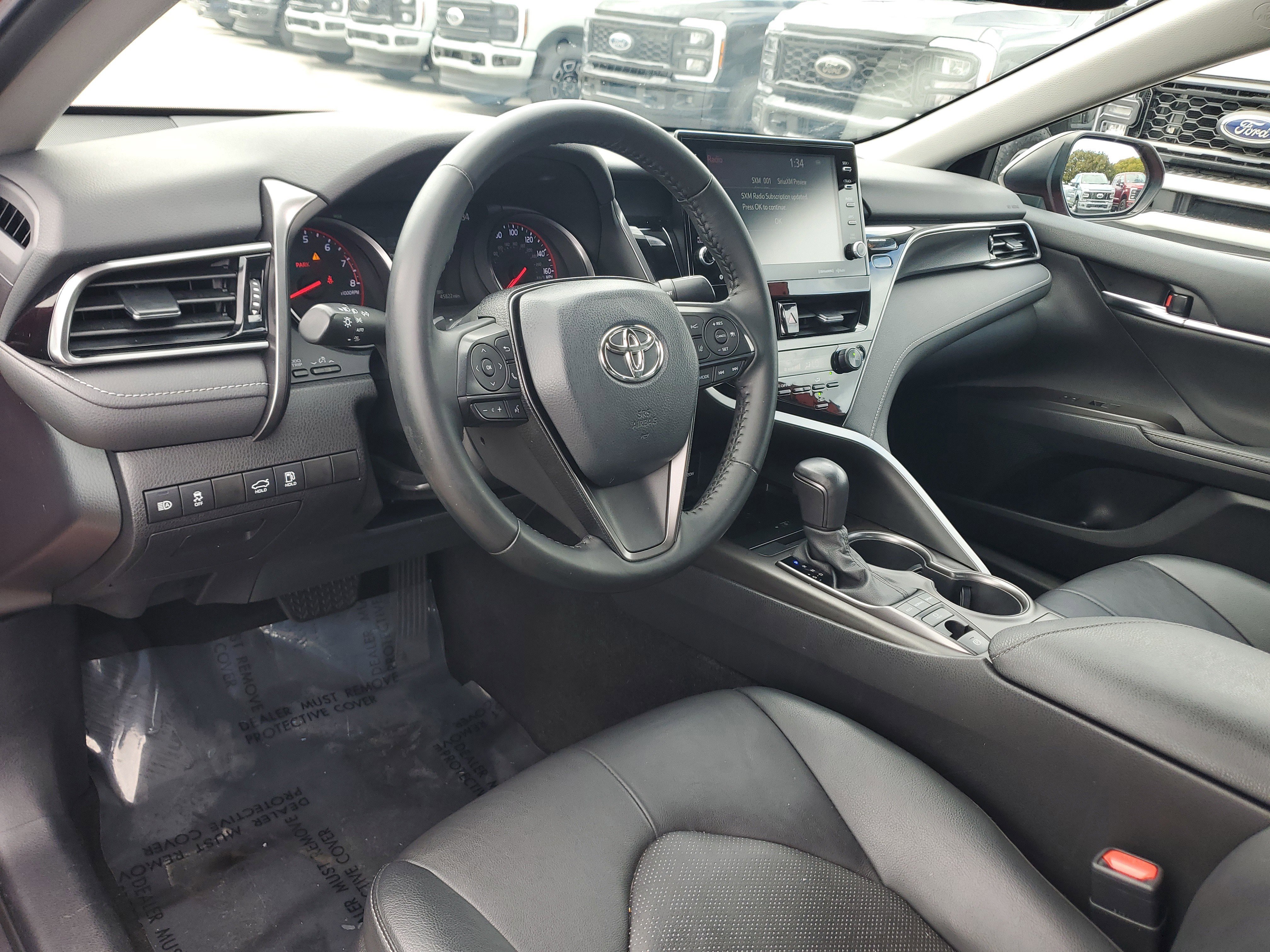 Used 2022 Toyota Camry XSE image 9